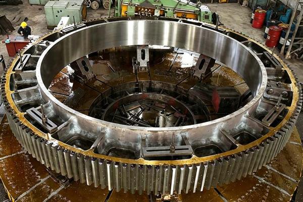 Selección de Corona Dentada (Girth Gear): ¿Corona Fundida o Corona Forjada para Equipos de Gran Tama