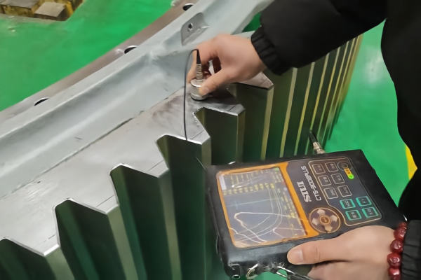 ¿Por Qué es Importante la Inspección NDT para Coronas Dentadas y Piñones?